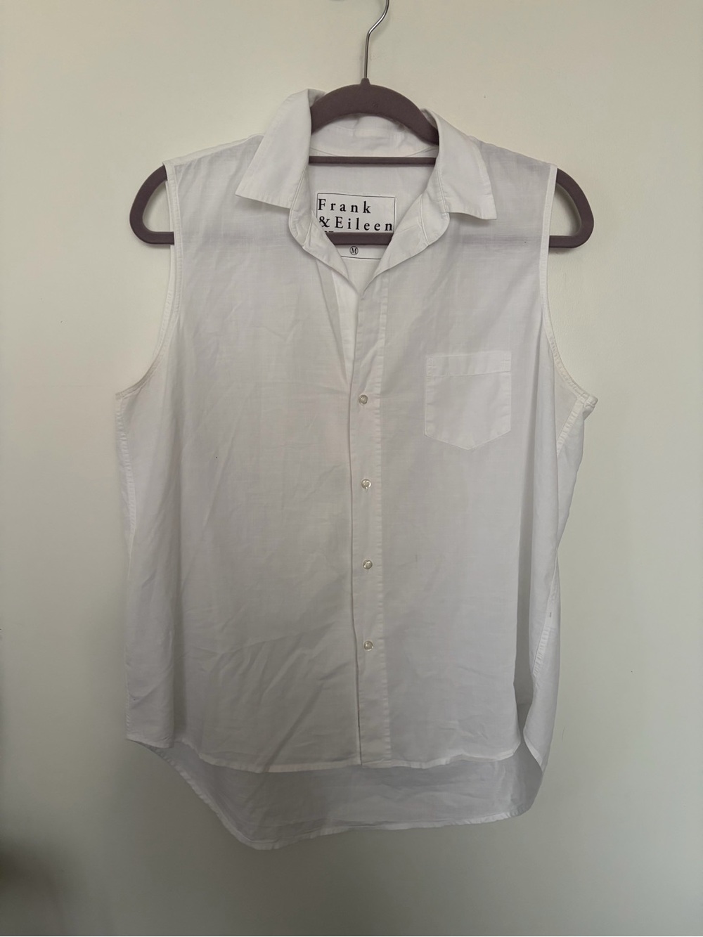 Frank & Eileen 100% Cotton Fiona Sleeveless Button-down Blouse - Medium